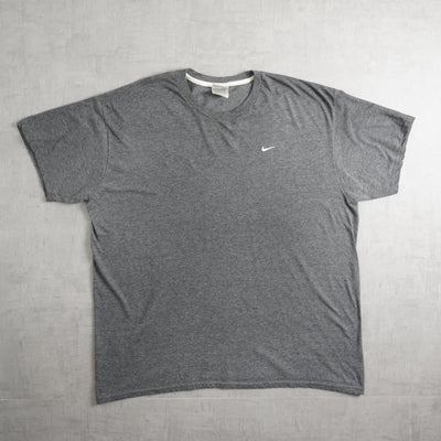 Nike Mini Swoosh 90s Vintage Shirt | Size XXL - DREZZ - Vintage clothes